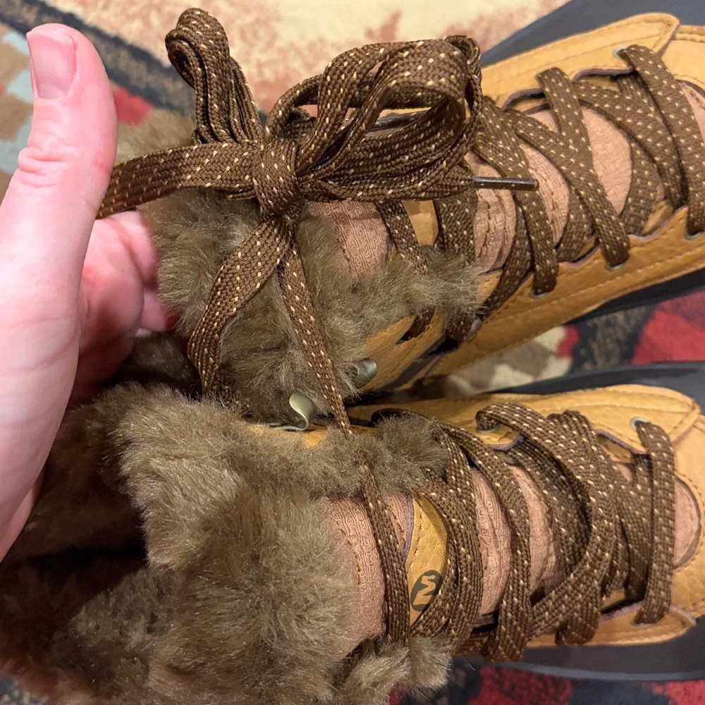 Womens merrell aurora 6+ ice winter boot with vibram soles and faux fur